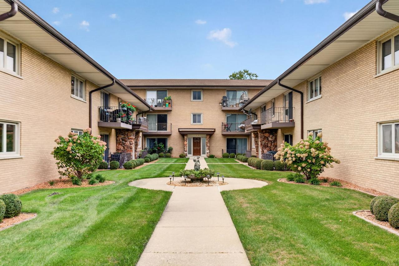 6150 S Kensington Ave. #101c, Countryside, IL 60525