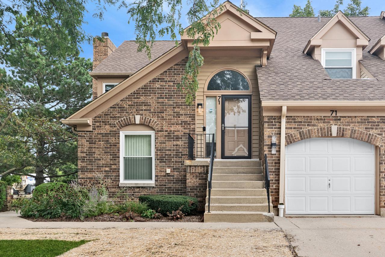 71 Willow Pkwy. #72-2, Buffalo Grove, IL 60089