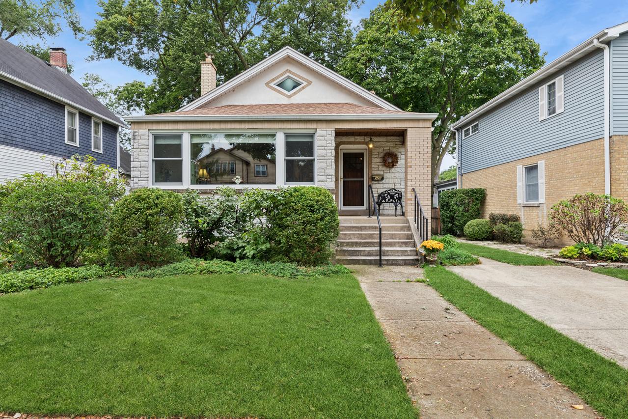 520 Courtland Ave., Park Ridge, IL 60068