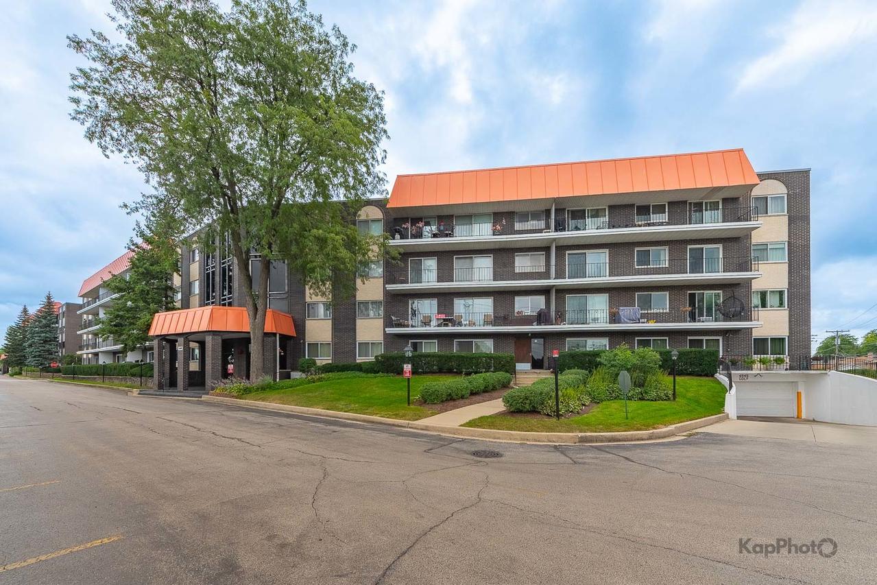 4949 Golf Rd. #105, Skokie, IL 60077