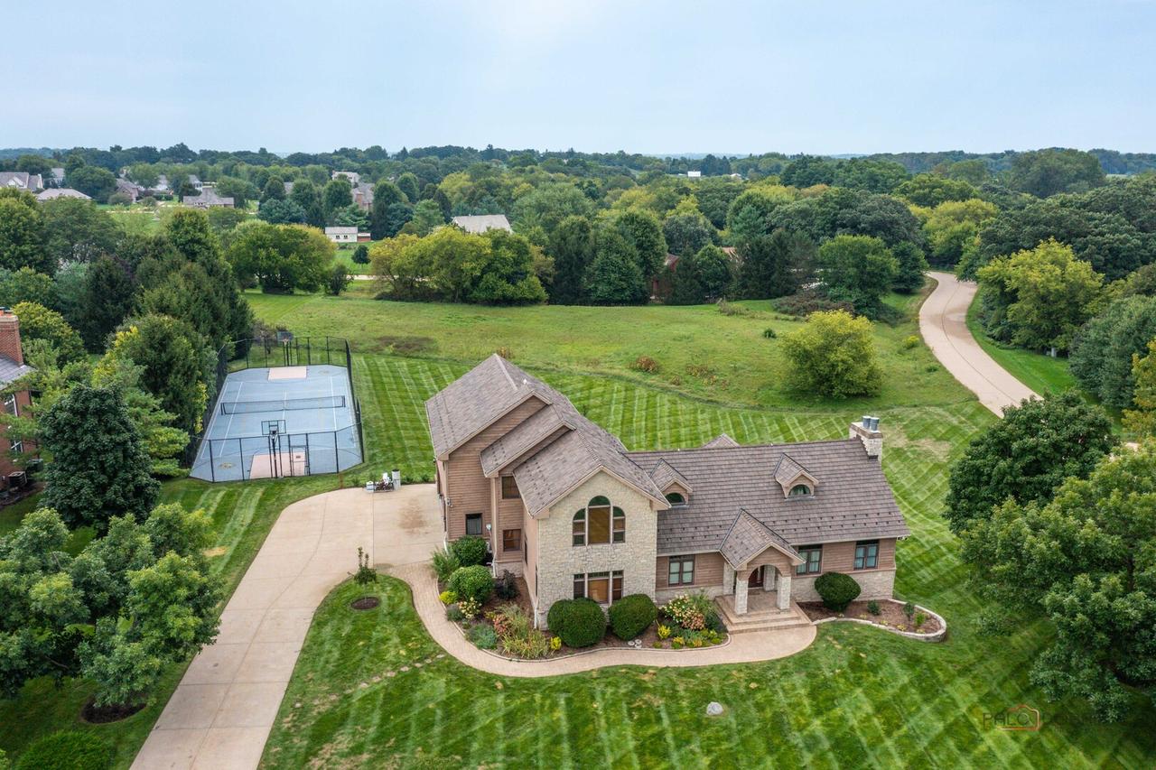 8208 Country Shire Ln., Spring Grove, IL 60081