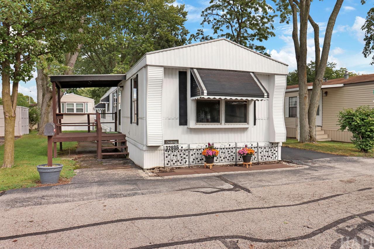 32605 N Center Ln., Grayslake, IL 60030