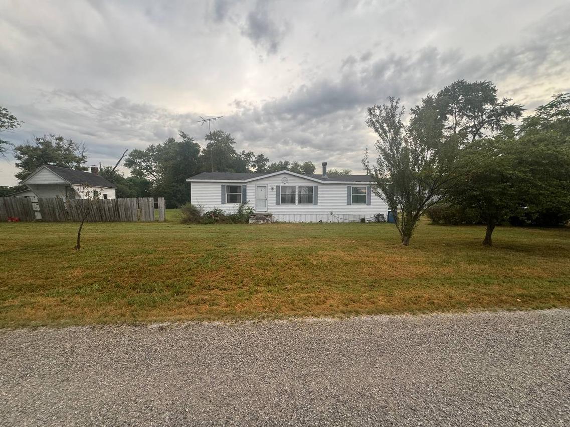206 W Mcgaughey St., Worden, IL 62097