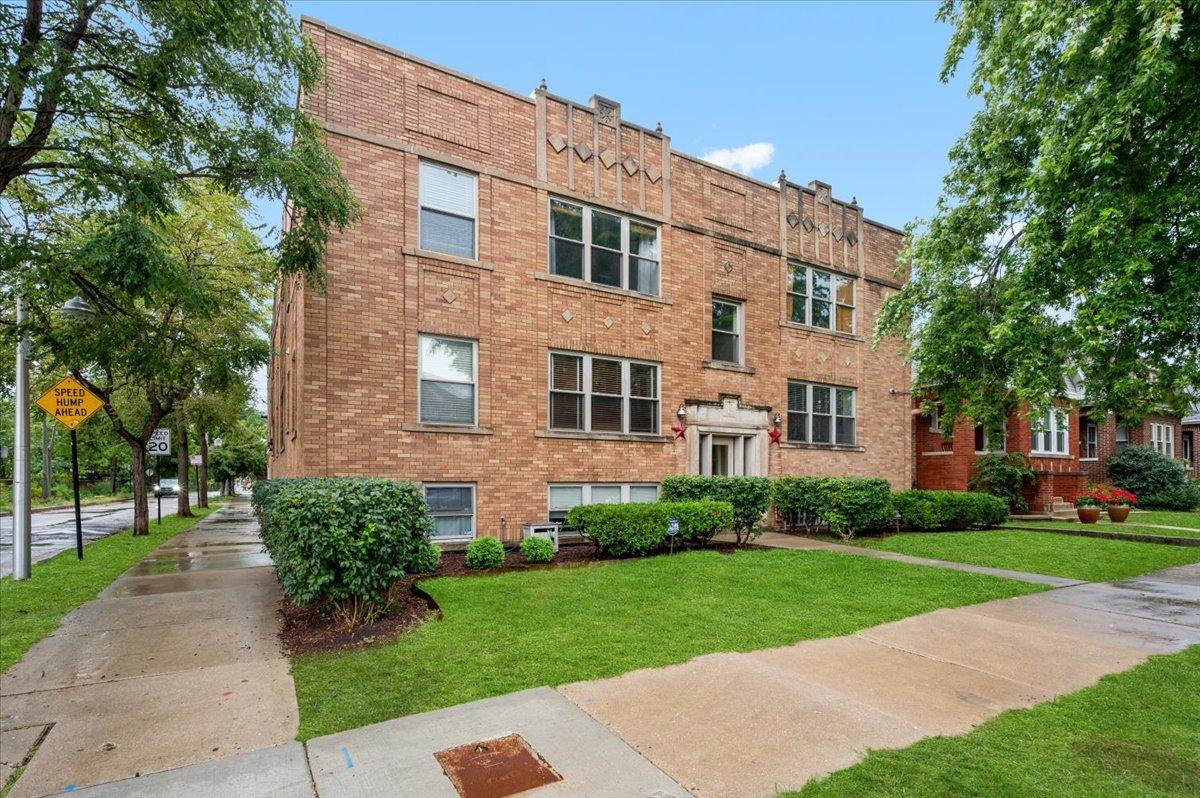 2458 W Grace St. #2, Chicago, IL 60618