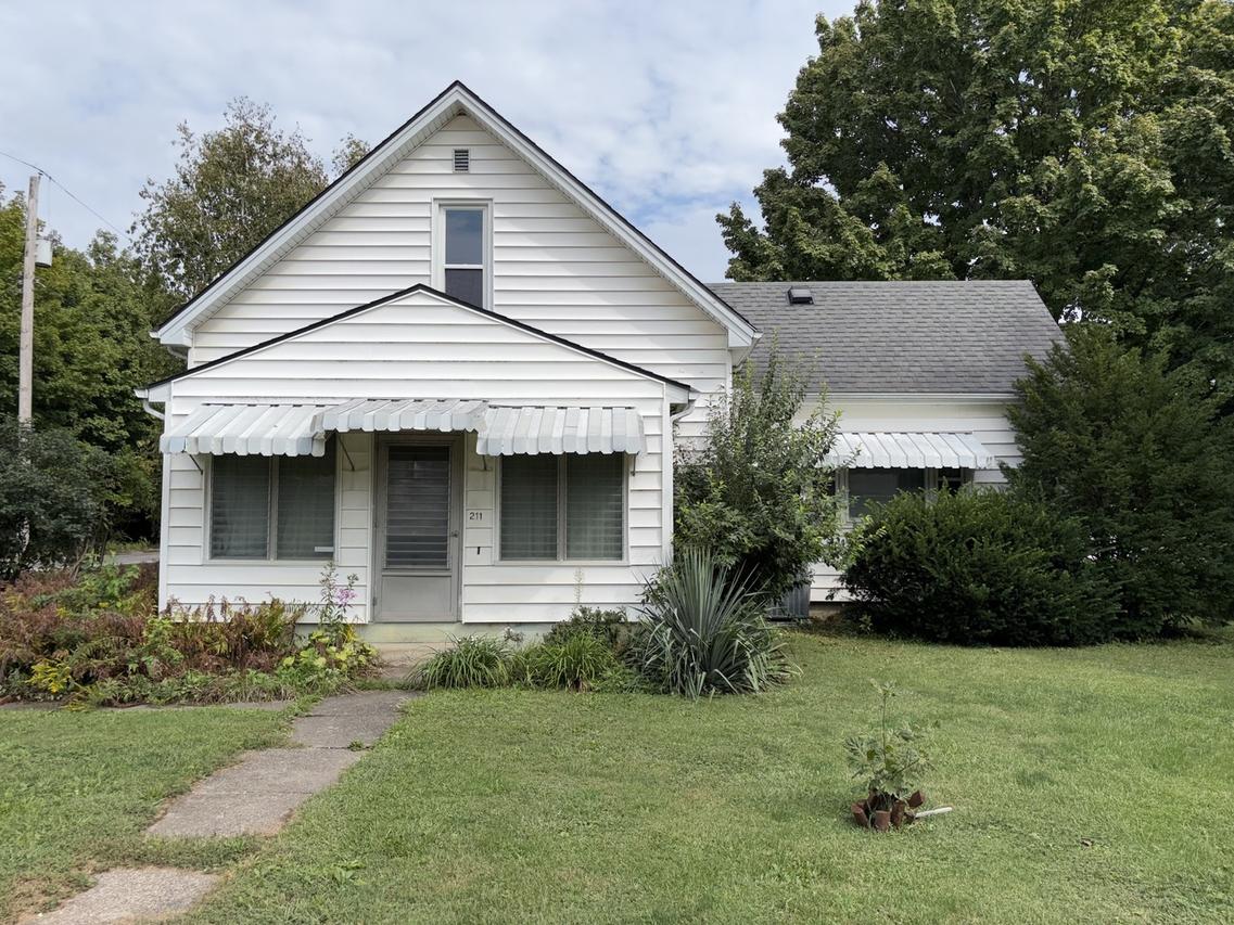 211 N Seminary St., Downs, IL 61736