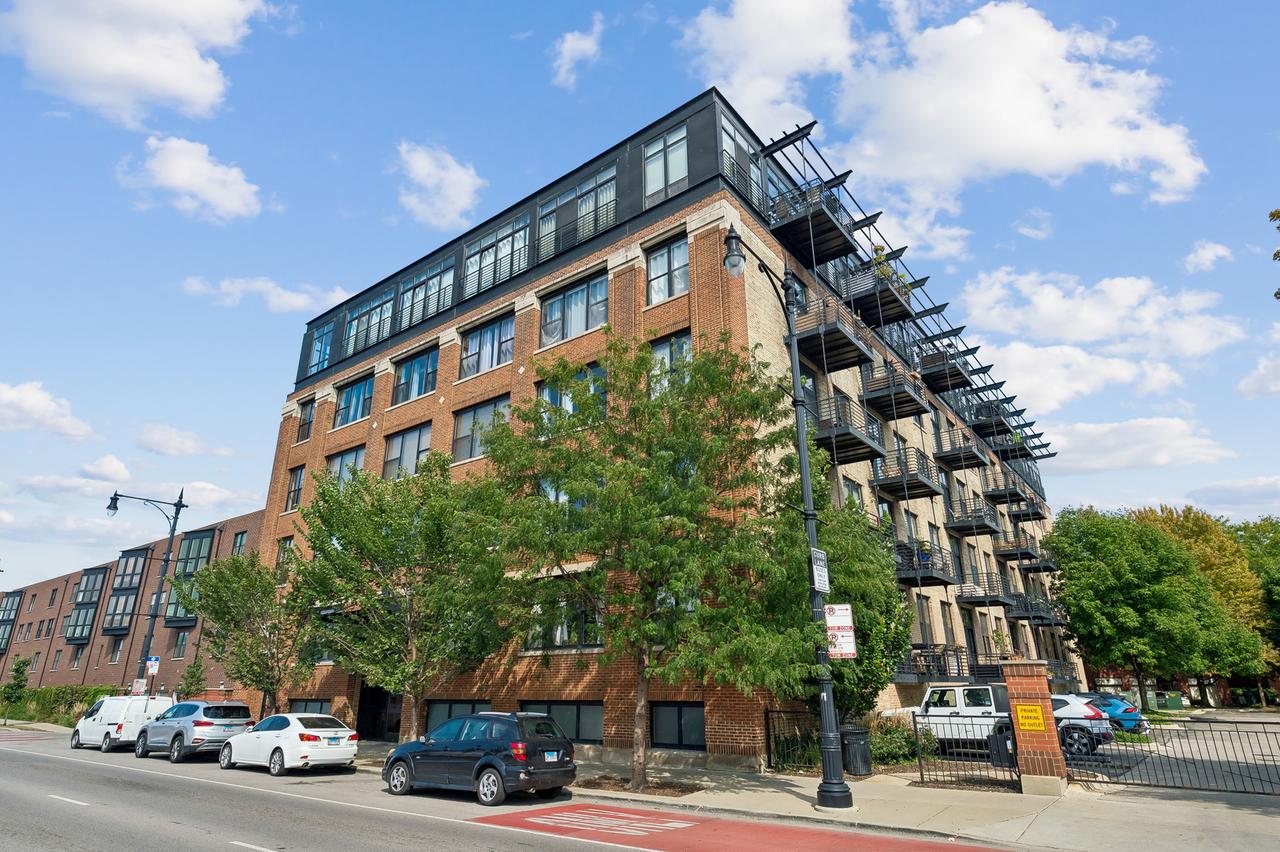 2911 N Western Ave. #111, Chicago, IL 60618