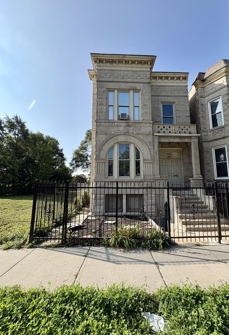 4051 W Monroe St., Chicago, IL 60624