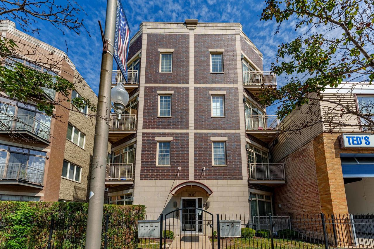 7930 W Grand Ave. #3W, Elmwood Park, IL 60707