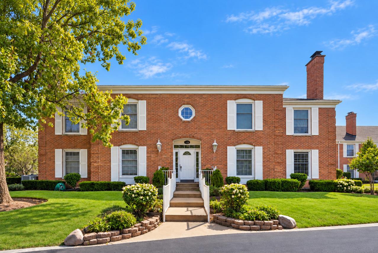 128 Carriage Way Dr. #117B, Burr Ridge, IL 60527