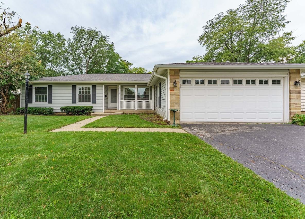 212 Wellington Ave., Elk Grove Village, IL 60007