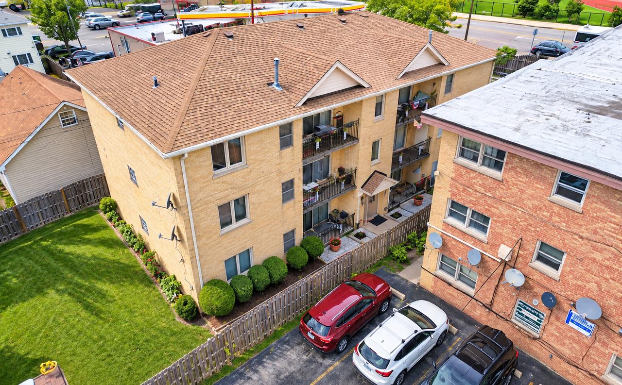 6743 W Irving Park Rd. #202, Chicago, IL 60634