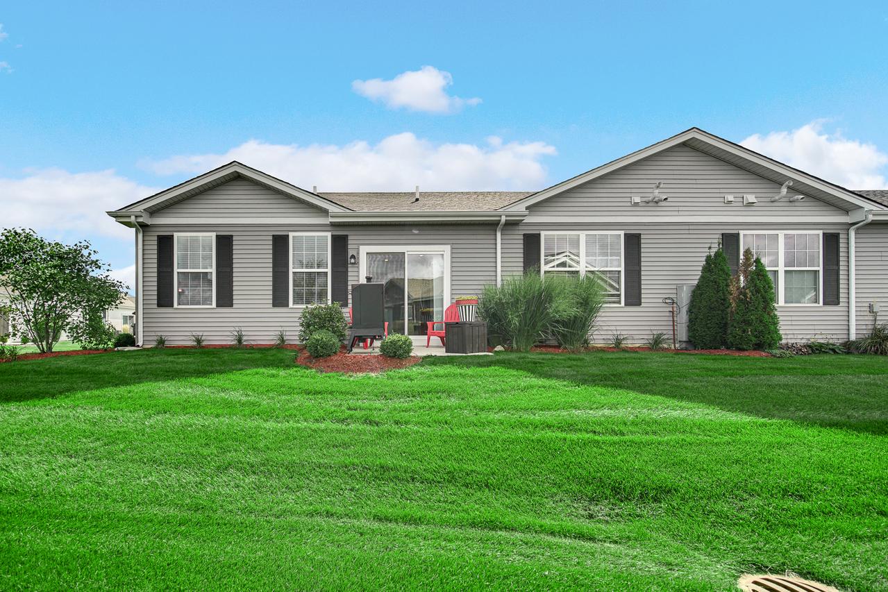 6338 Juniper Dr., Wonder Lake, IL 60097