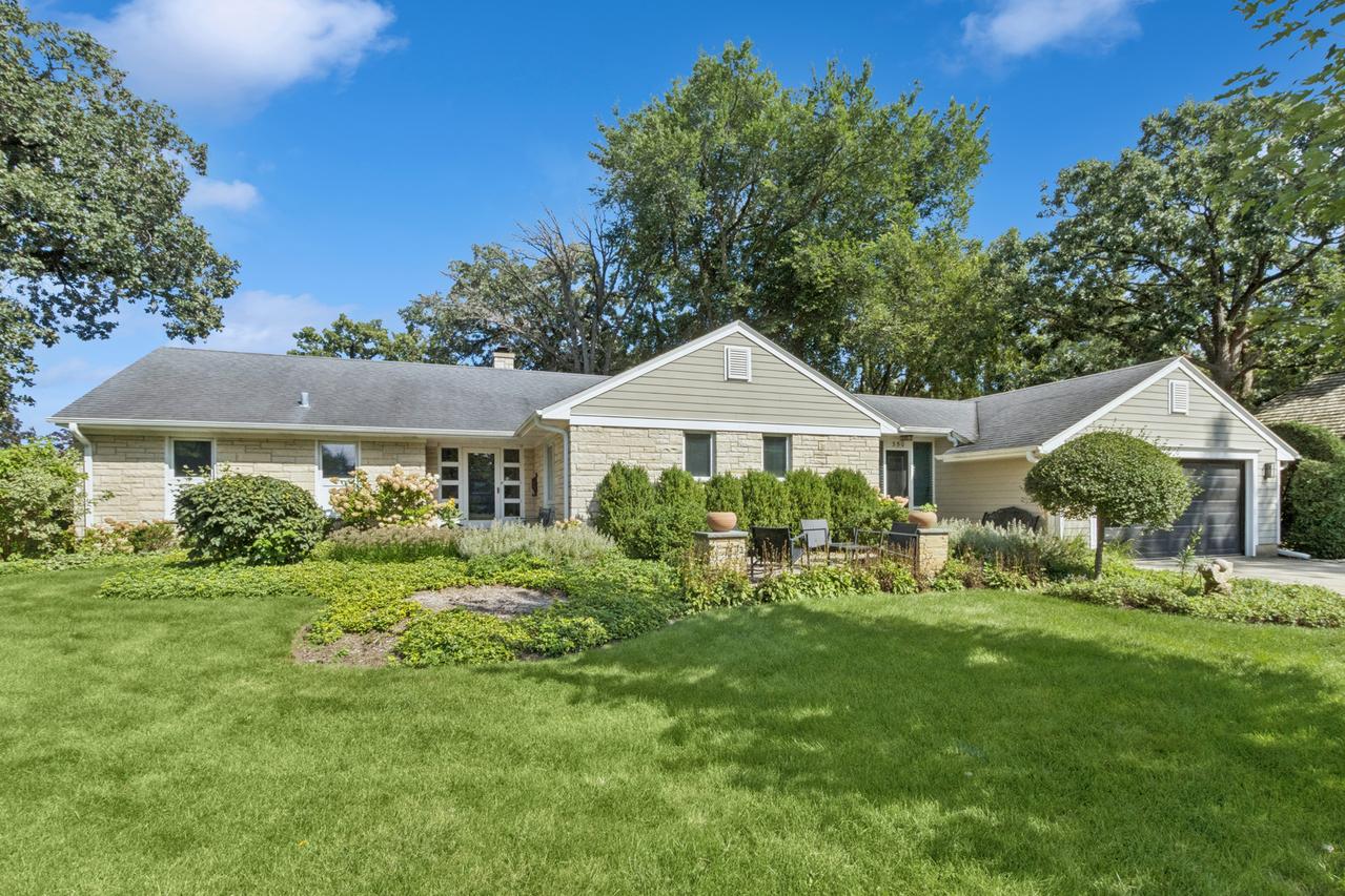 350 Homewood Ave., Libertyville, IL 60048