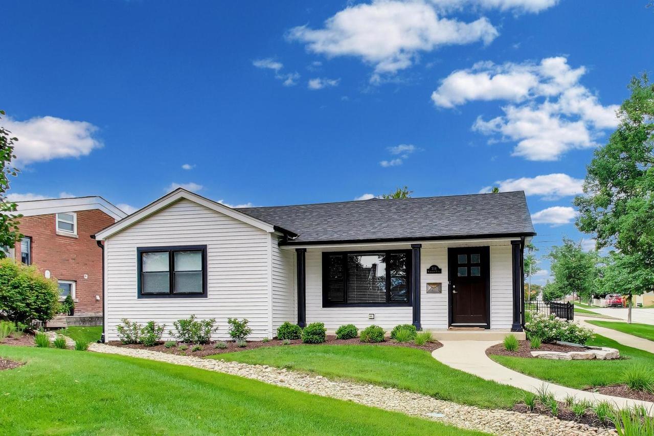 304 W Graham Ave., Lombard, IL 60148