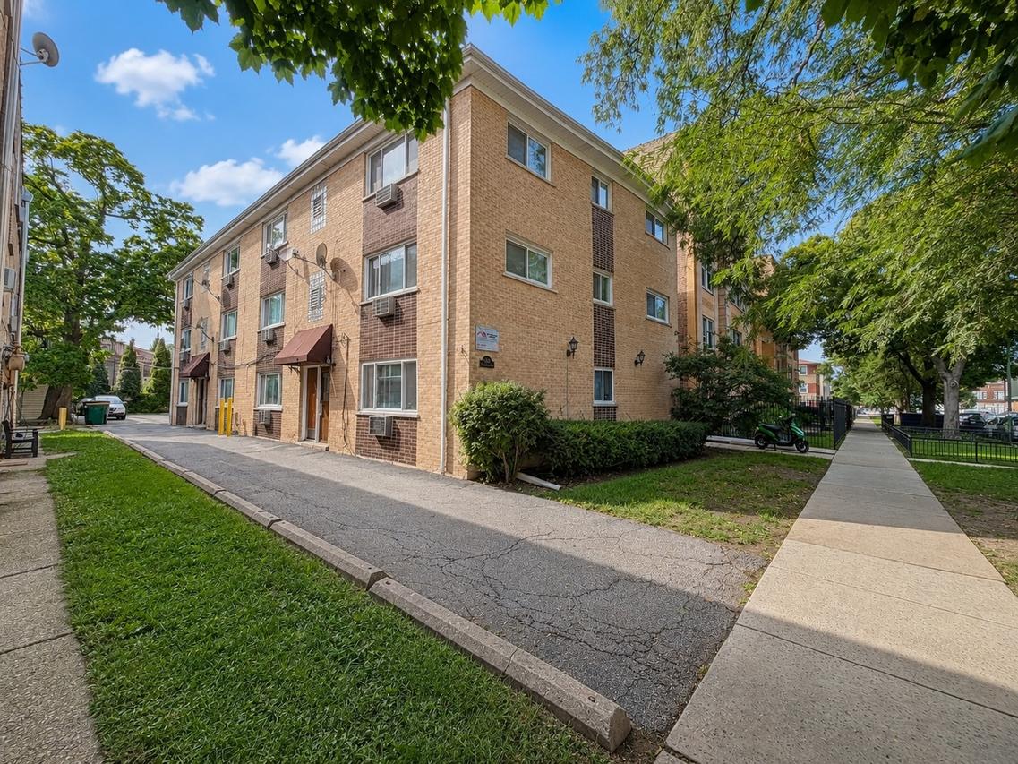 4306 N Keystone Ave. #303, Chicago, IL 60641