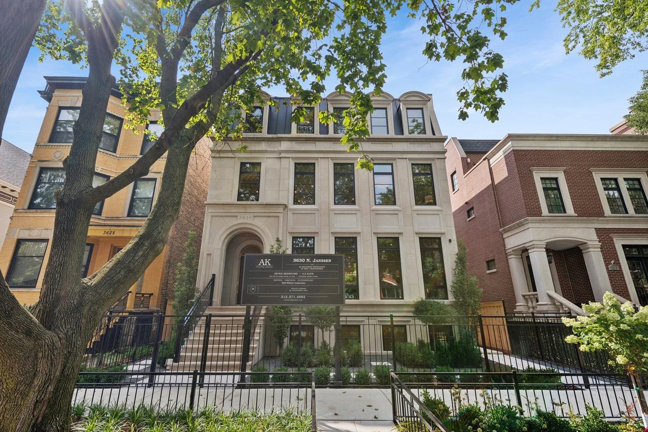 3630 N Janssen St., Chicago, IL 60613