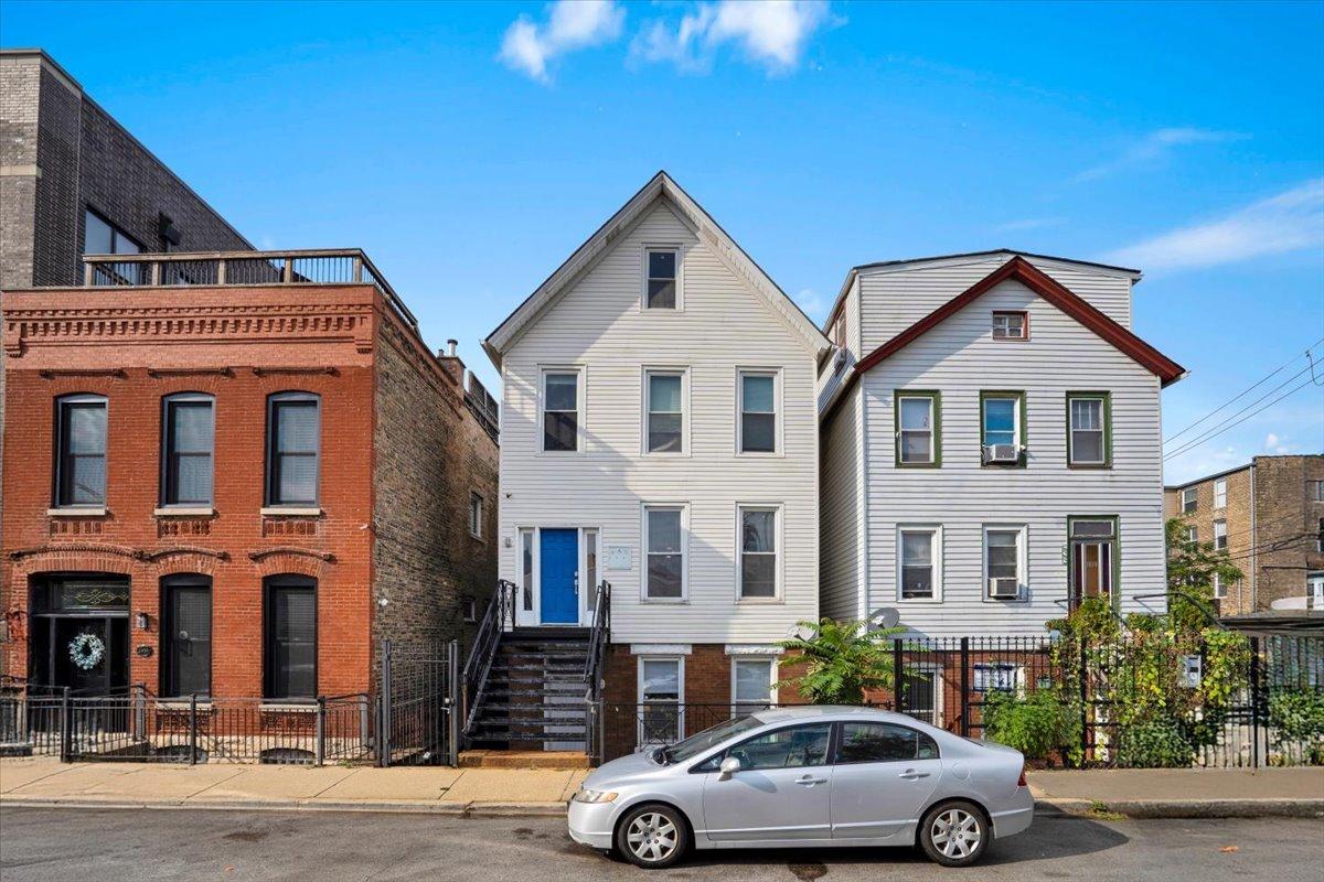 1618 W Blackhawk St. #1, Chicago, IL 60622