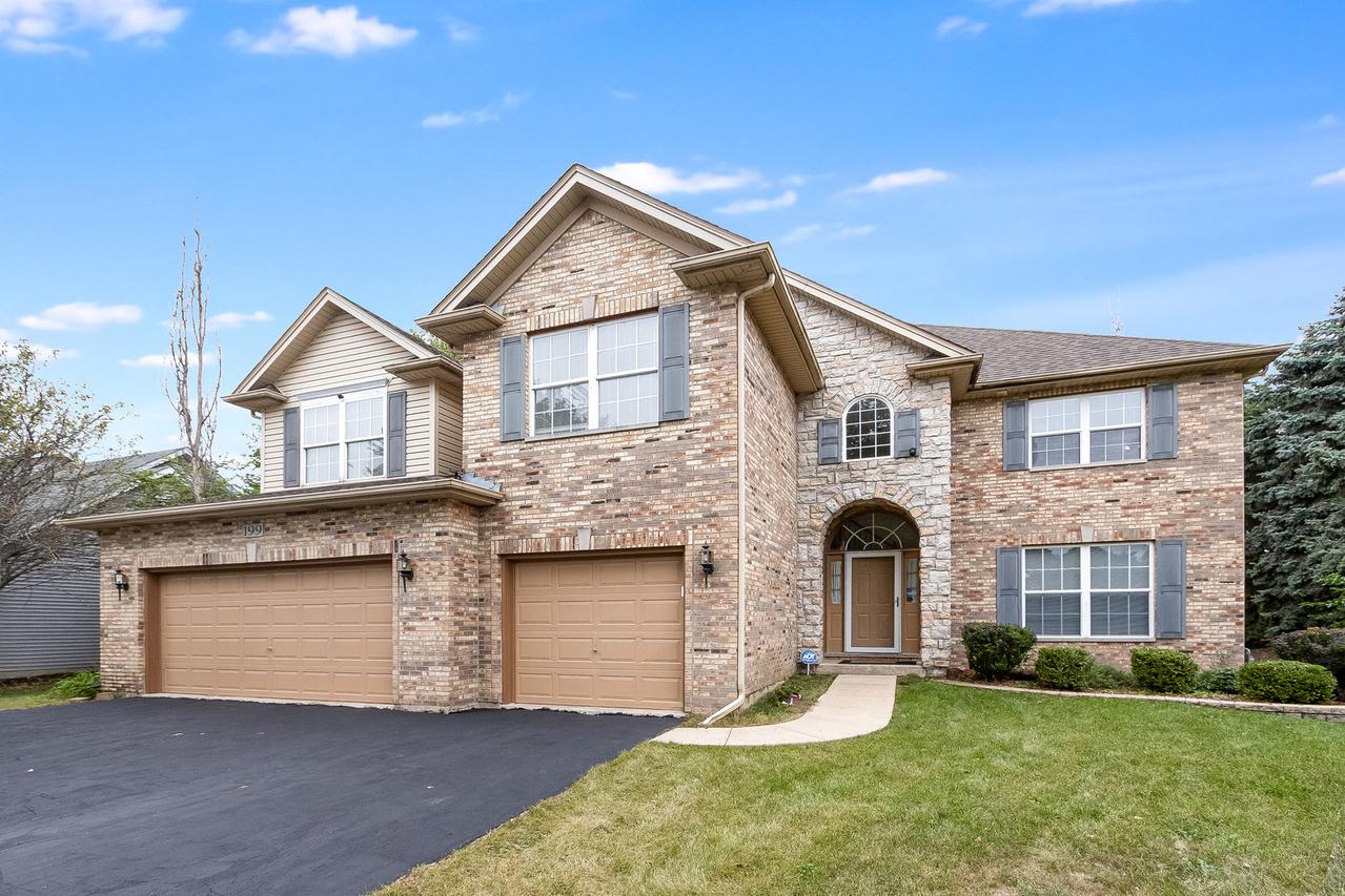 199 Willowwood Dr., Oswego, IL 60543
