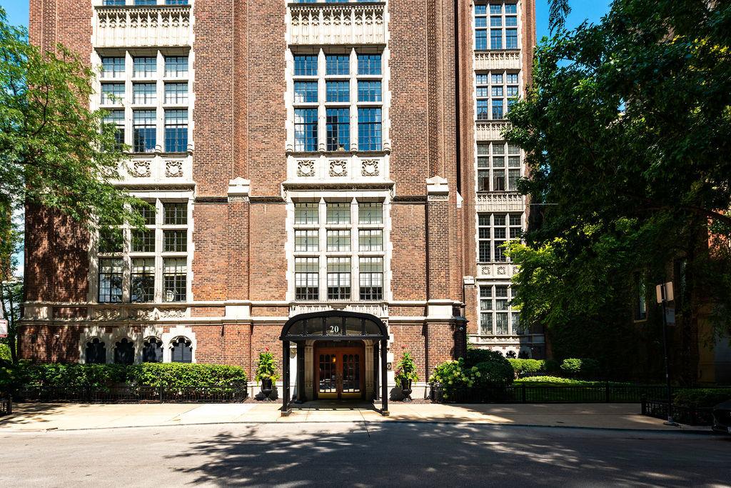 20 E Cedar St. #17C, Chicago, IL 60611