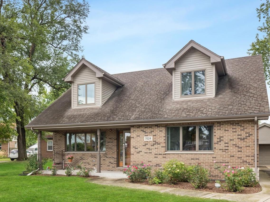 7024 Garden Ln., Bridgeview, IL 60455