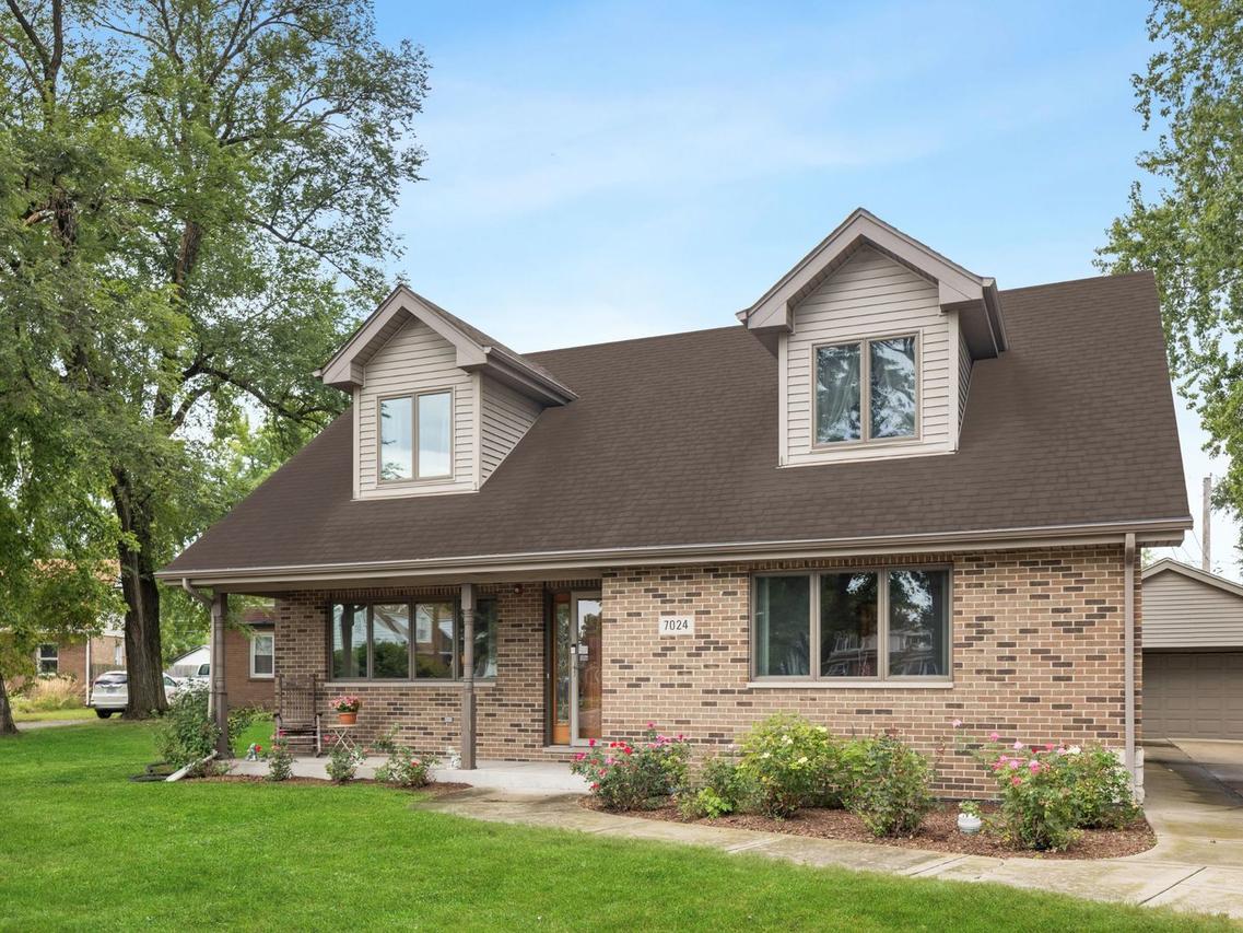 7024 Garden Ln., Bridgeview, IL 60455
