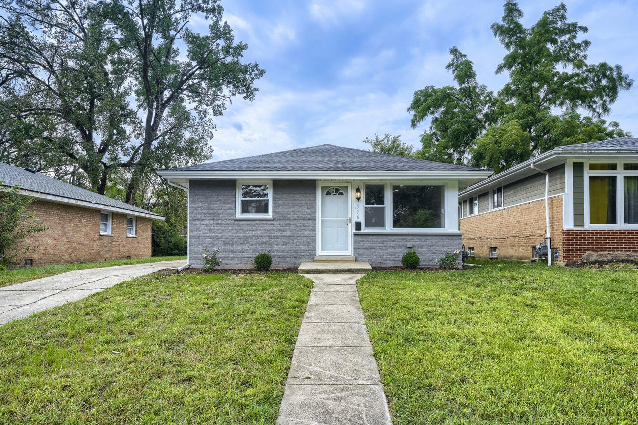 576 W 16th St., Chicago Heights, IL 60411