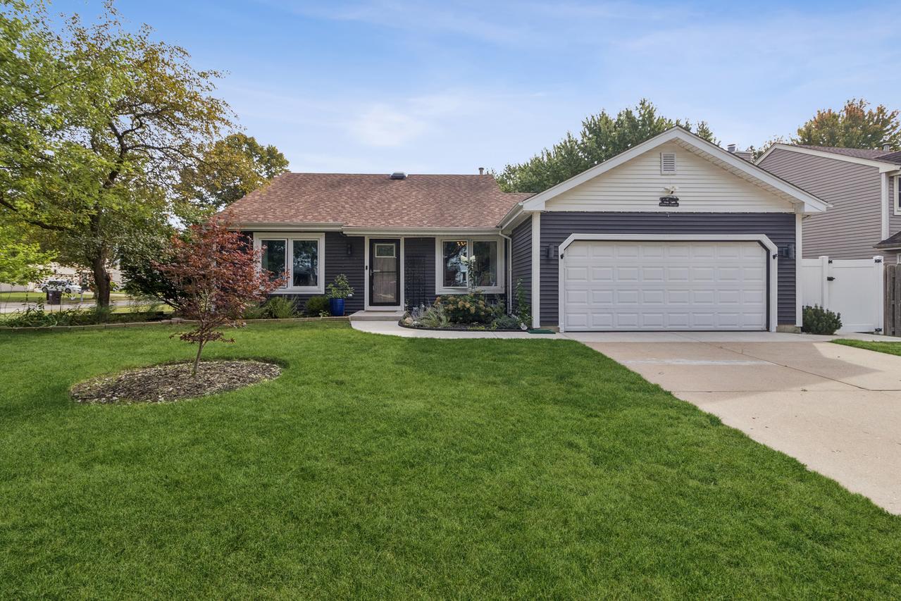 771 Covington Cir., Crystal Lake, IL 60014