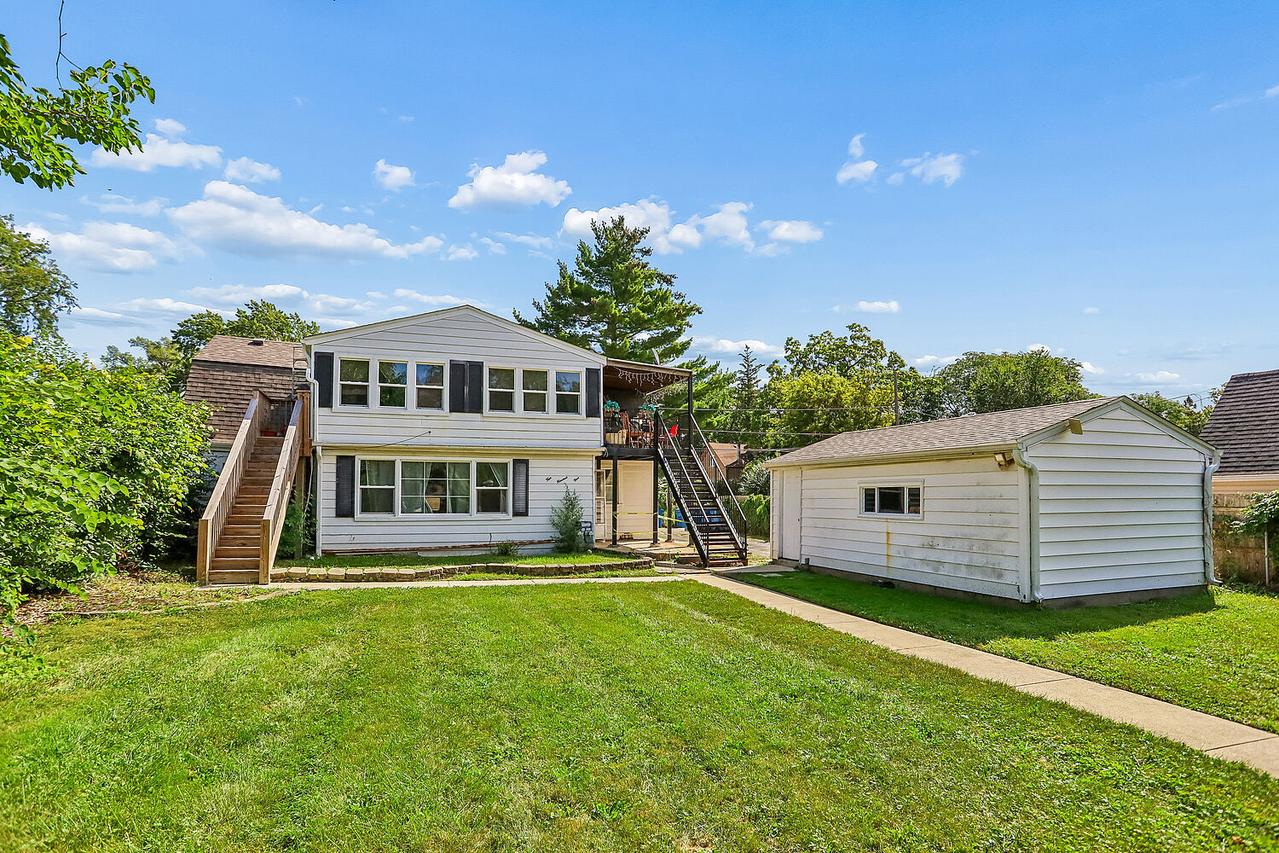 409 Barron St., Bensenville, IL 60106