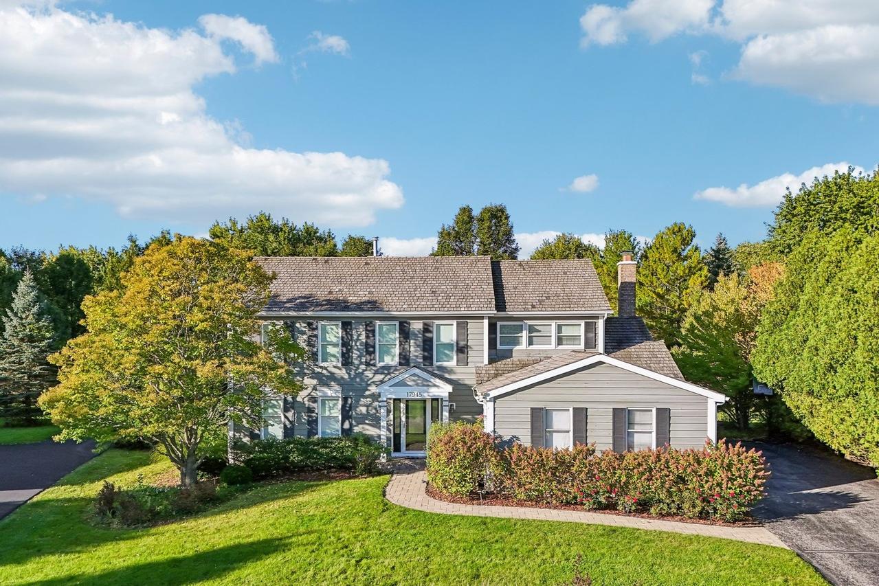 17945 W Pond Ridge Cir., Gurnee, IL 60031