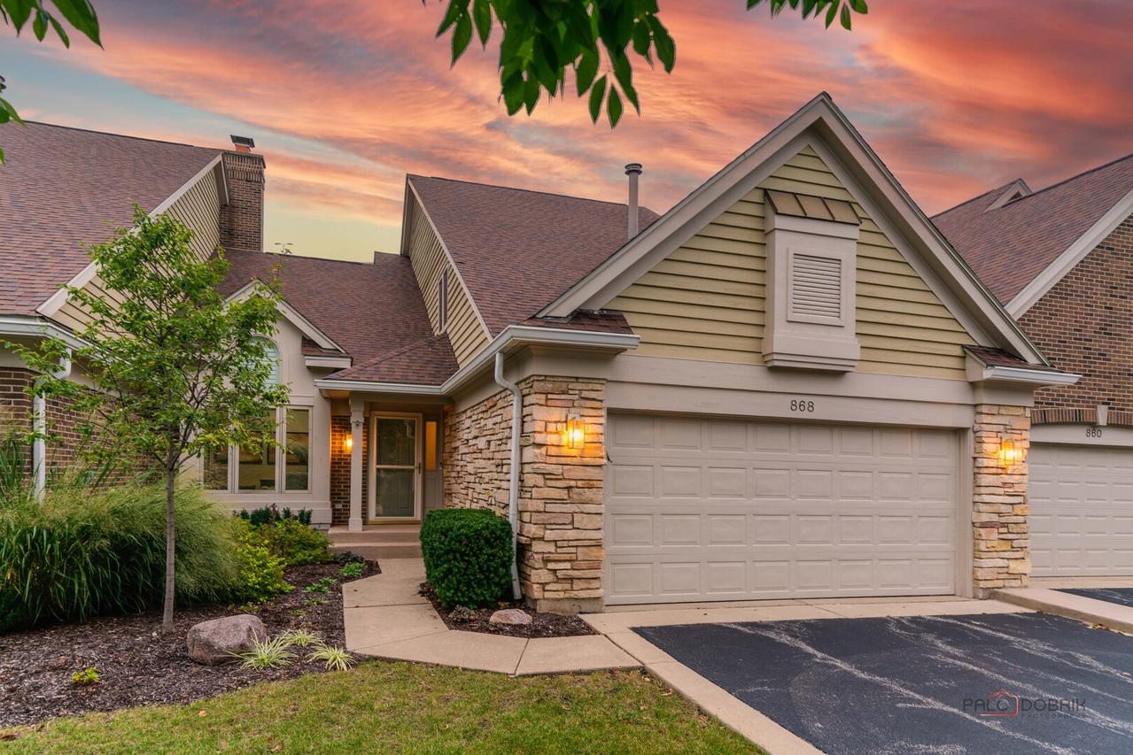 868 Island Ct., Deerfield, IL 60015