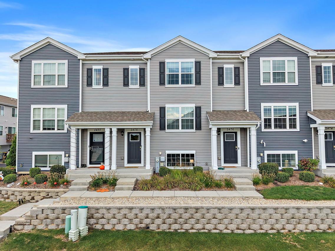 2478 Bella Dr., Pingree Grove, IL 60140