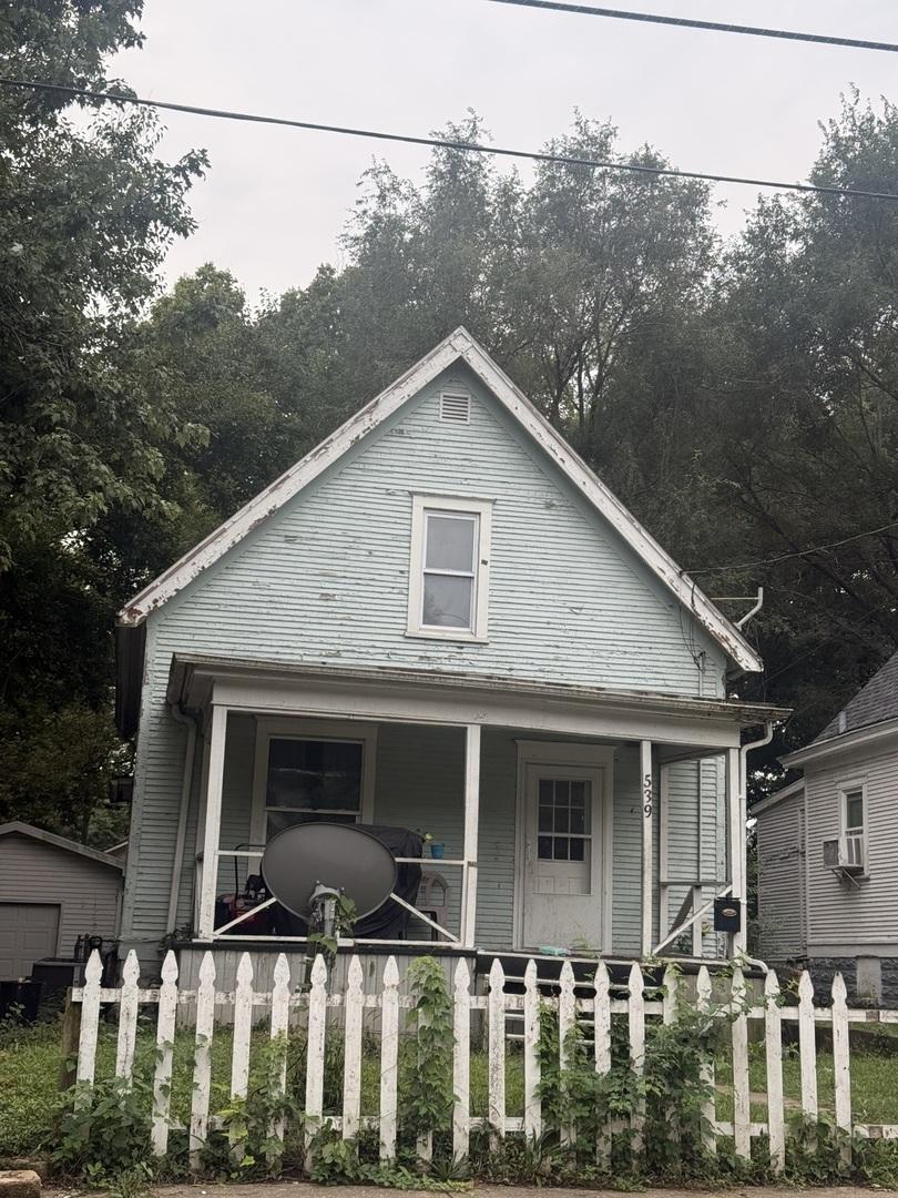 2613 N California Ave., Peoria, IL 61603