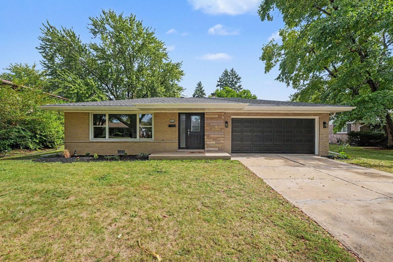 16419 Kimbark Ave., South Holland, IL 60473