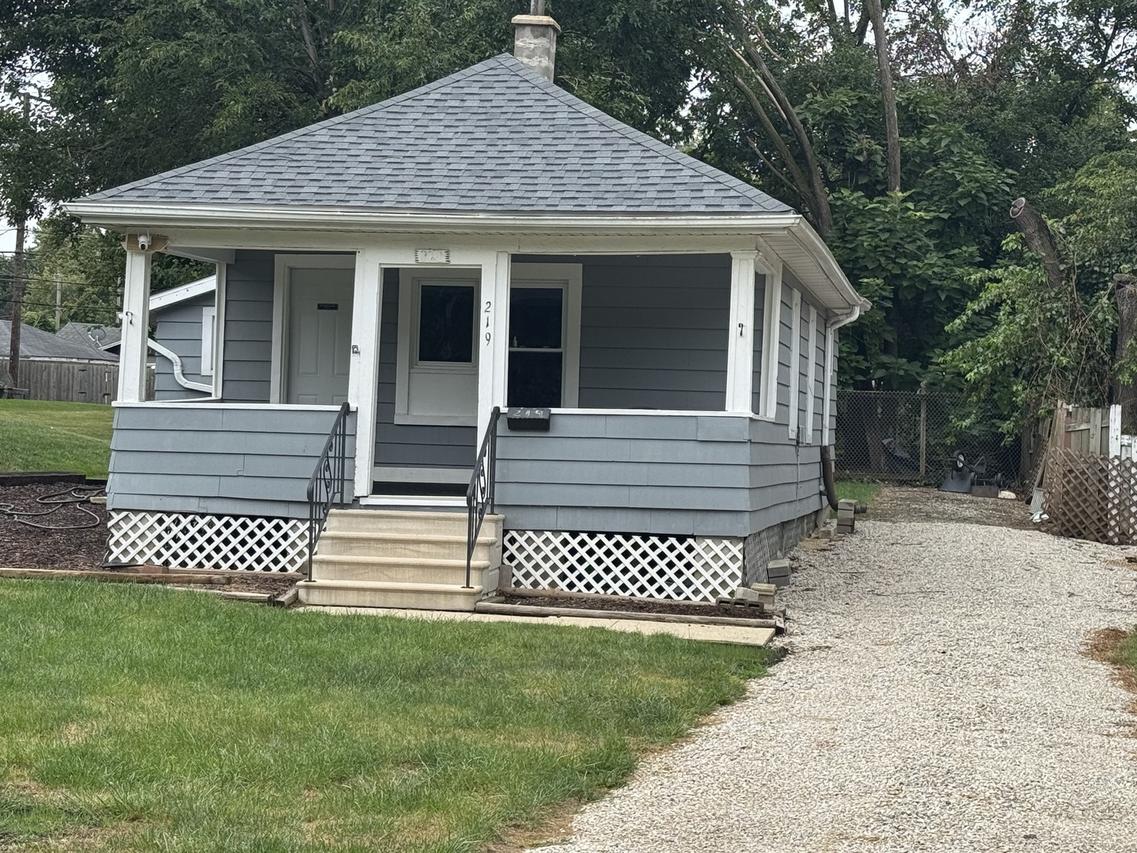 219 SW Circle Dr., Joliet, IL 60433