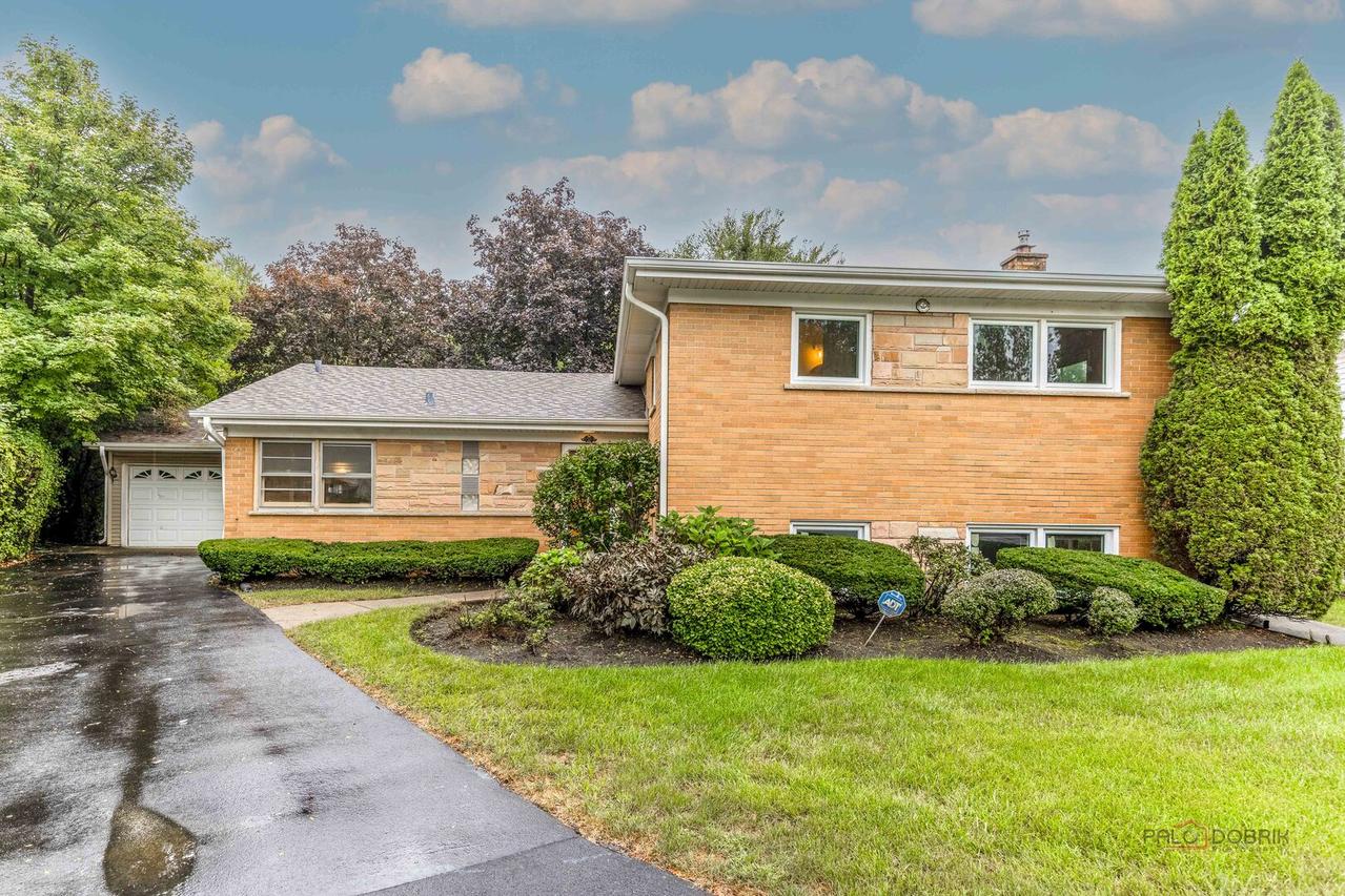216 Valley View Ct., Wilmette, IL 60091