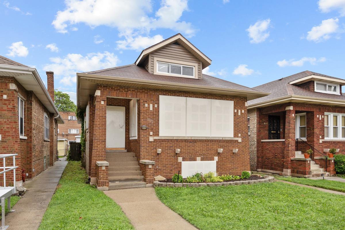 8035 S Oglesby Ave., Chicago, IL 60617