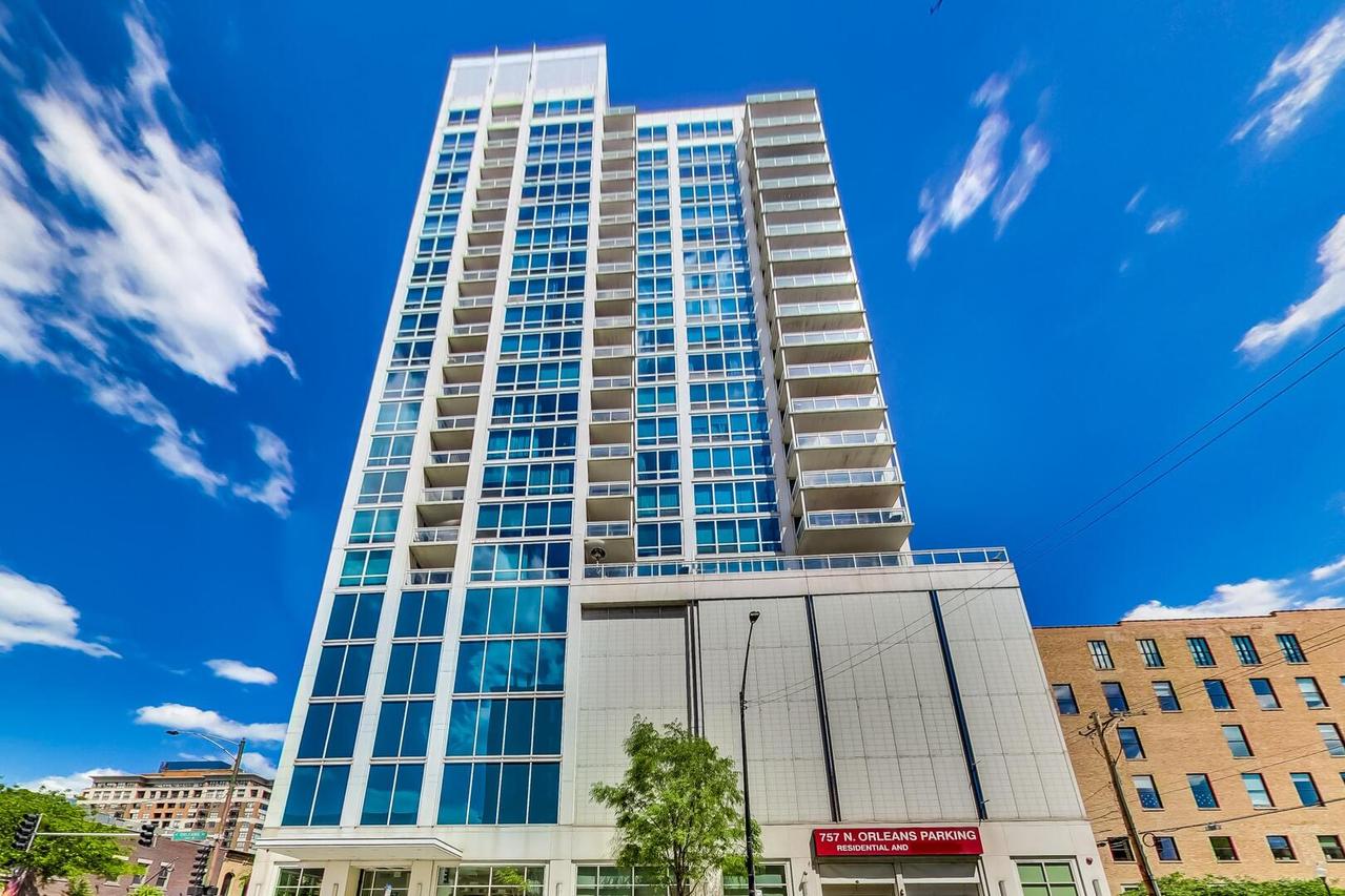 757 N Orleans St. #707, Chicago, IL 60654