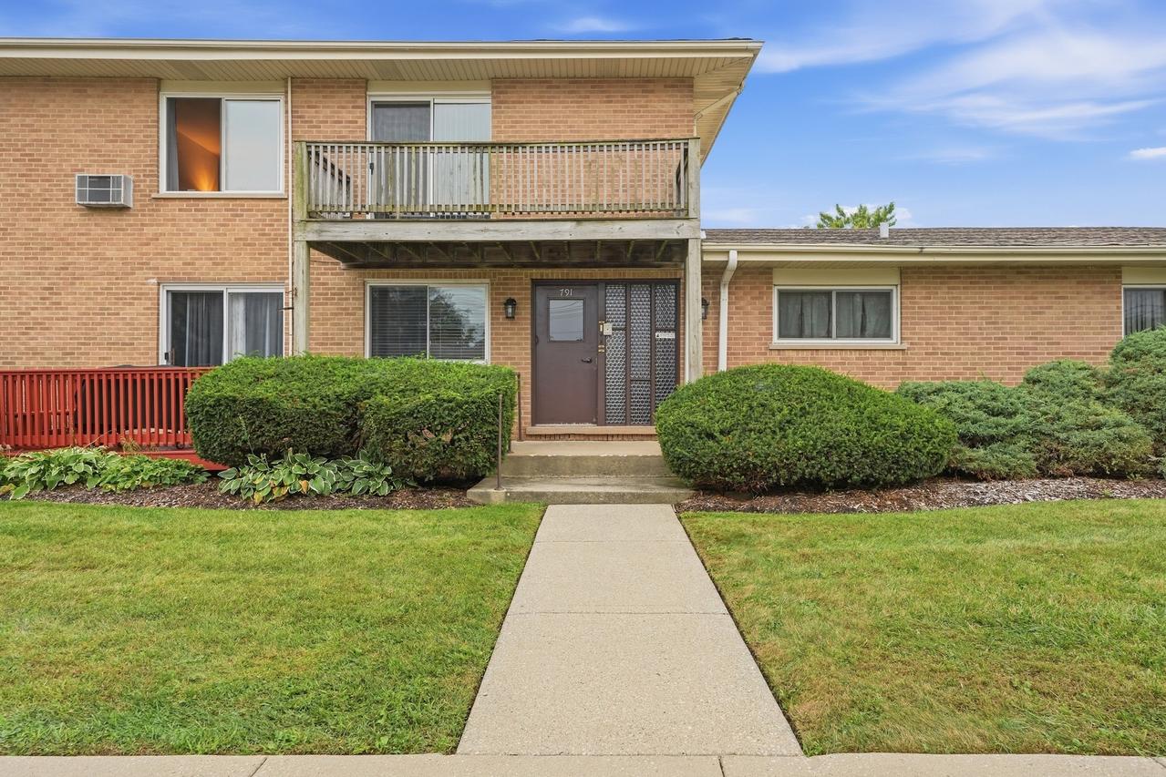 791 W Kathleen Dr. #B, Des Plaines, IL 60016