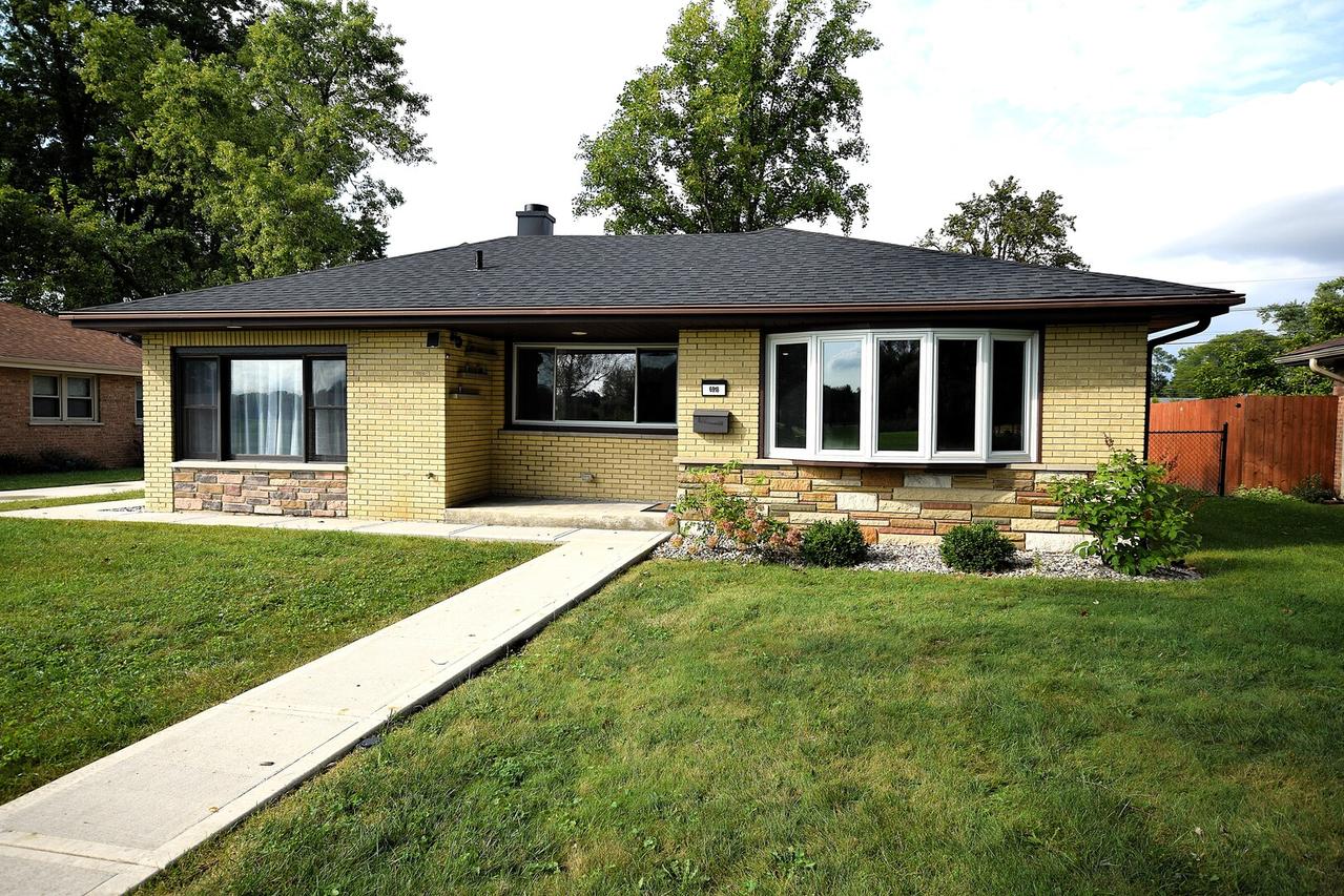 6918 W 116th St., Worth, IL 60482