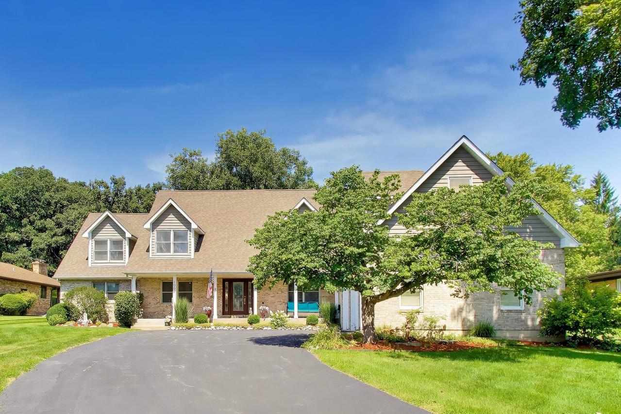 1004 N Harrison St., Algonquin, IL 60102