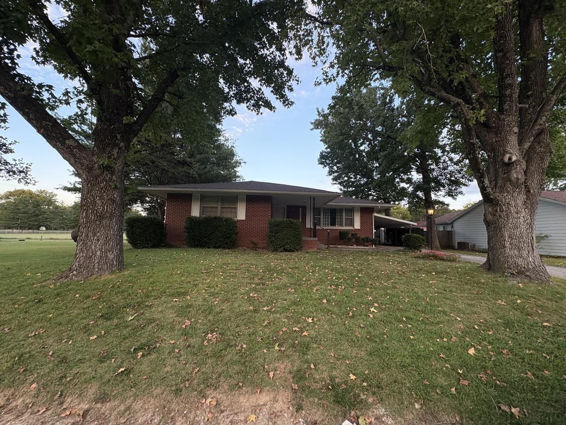 1302 N 16th St., Murphysboro, IL 62966