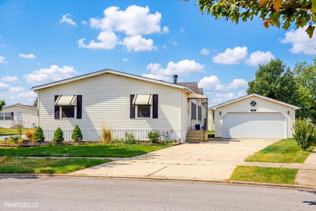 386 Buttercup Ln., Matteson, IL 60443