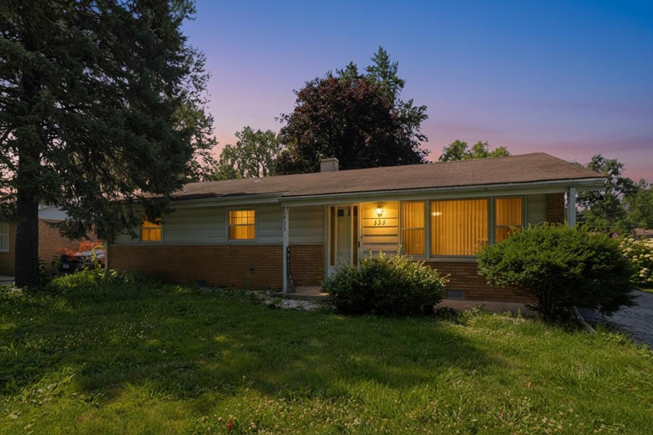 5023 W 81st St., Burbank, IL 60459