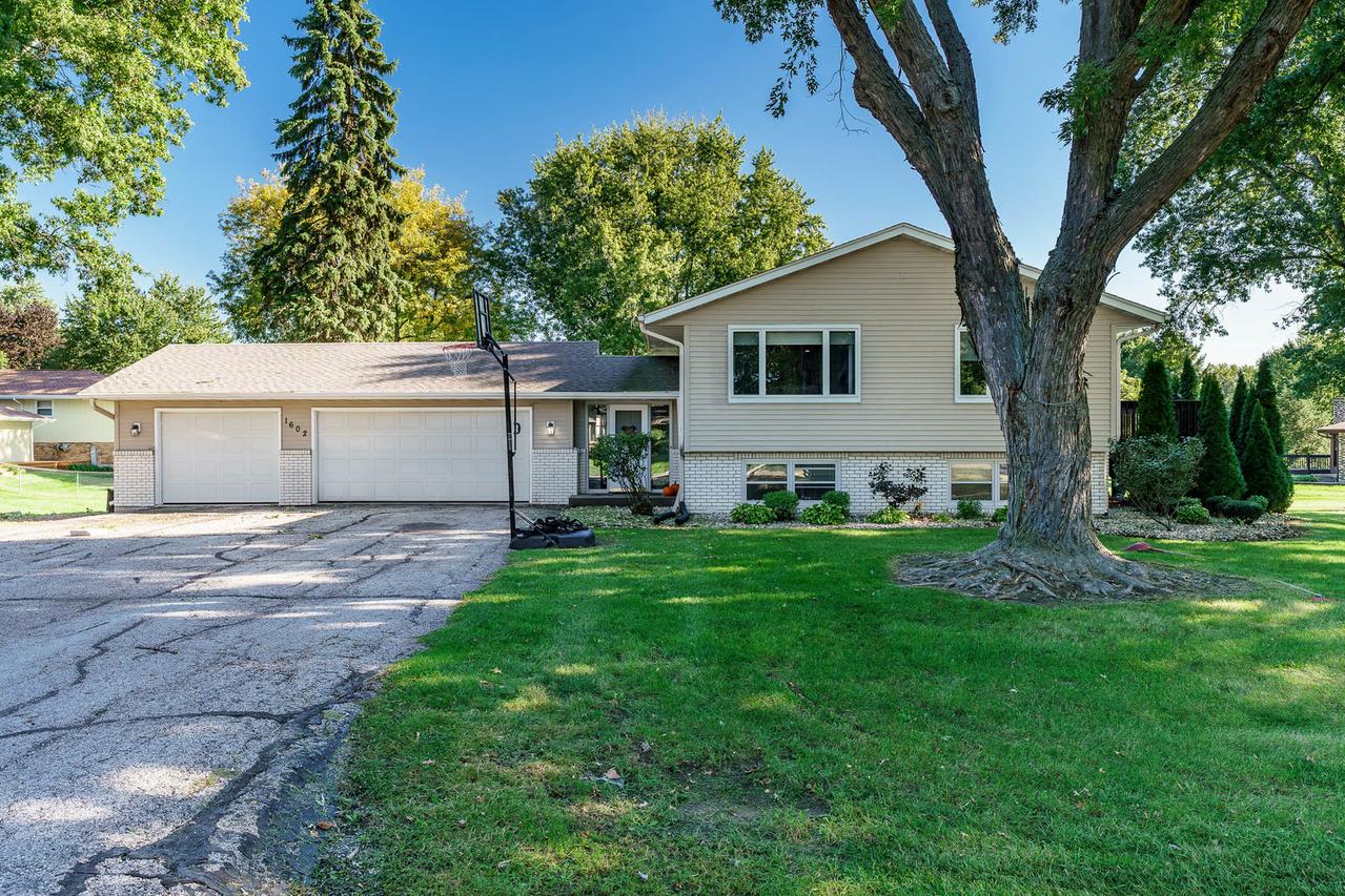 1602 Plaza Dr., Rockford, IL 61108