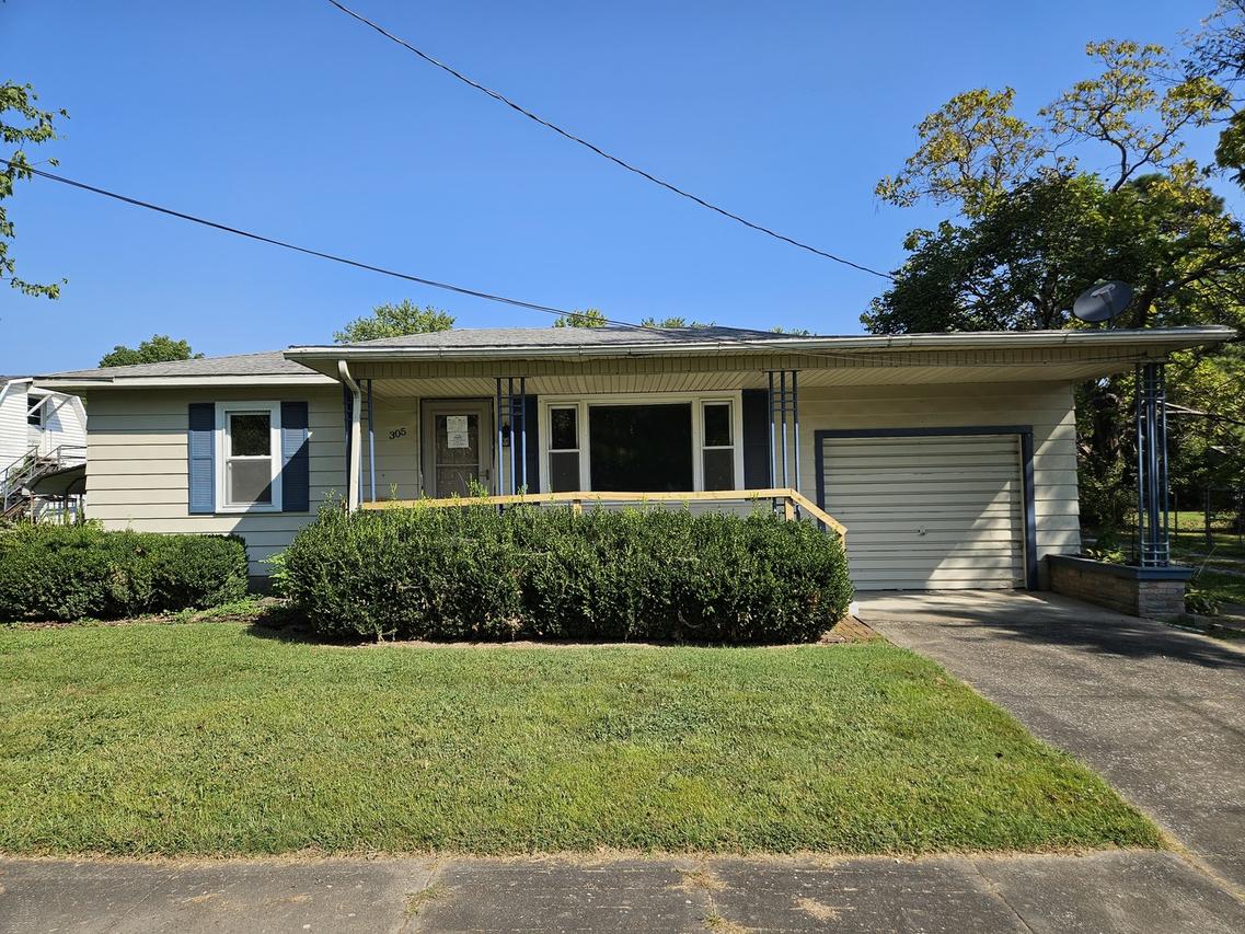 305 Fife St., Carrier Mills, IL 62917