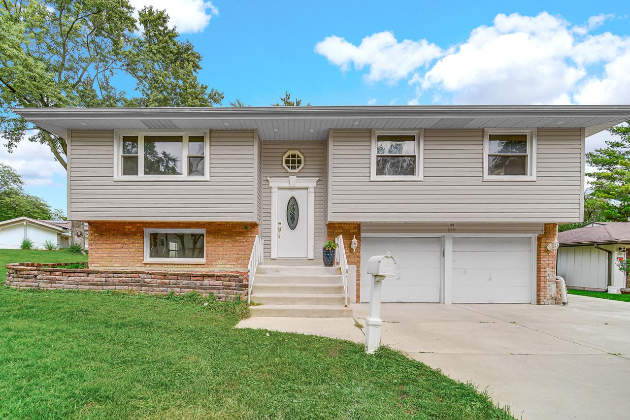 515 Falmouth Ln., Schaumburg, IL 60193