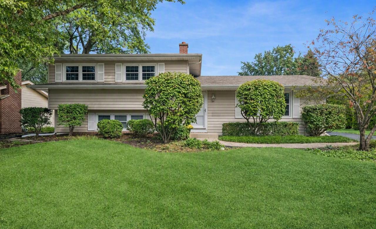 437 Tupelo Ave., Naperville, IL 60540