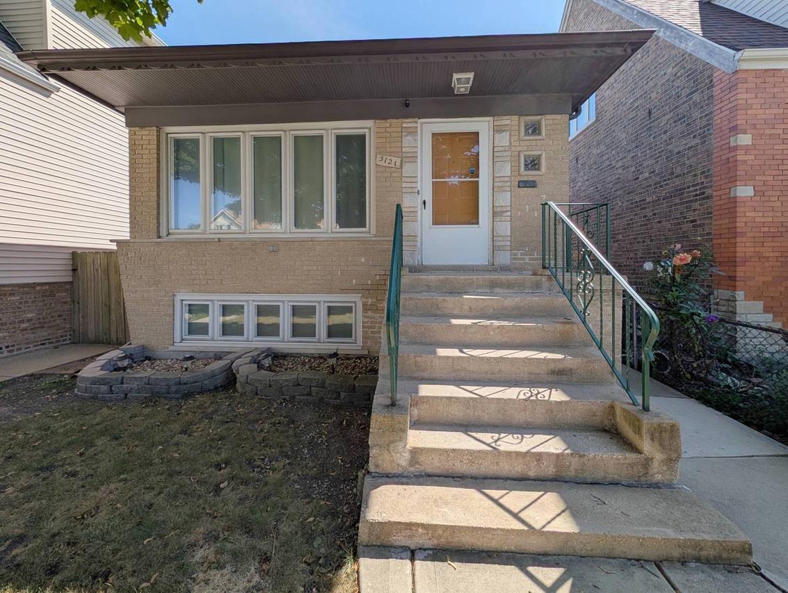 5121 S Tripp Ave., Chicago, IL 60632