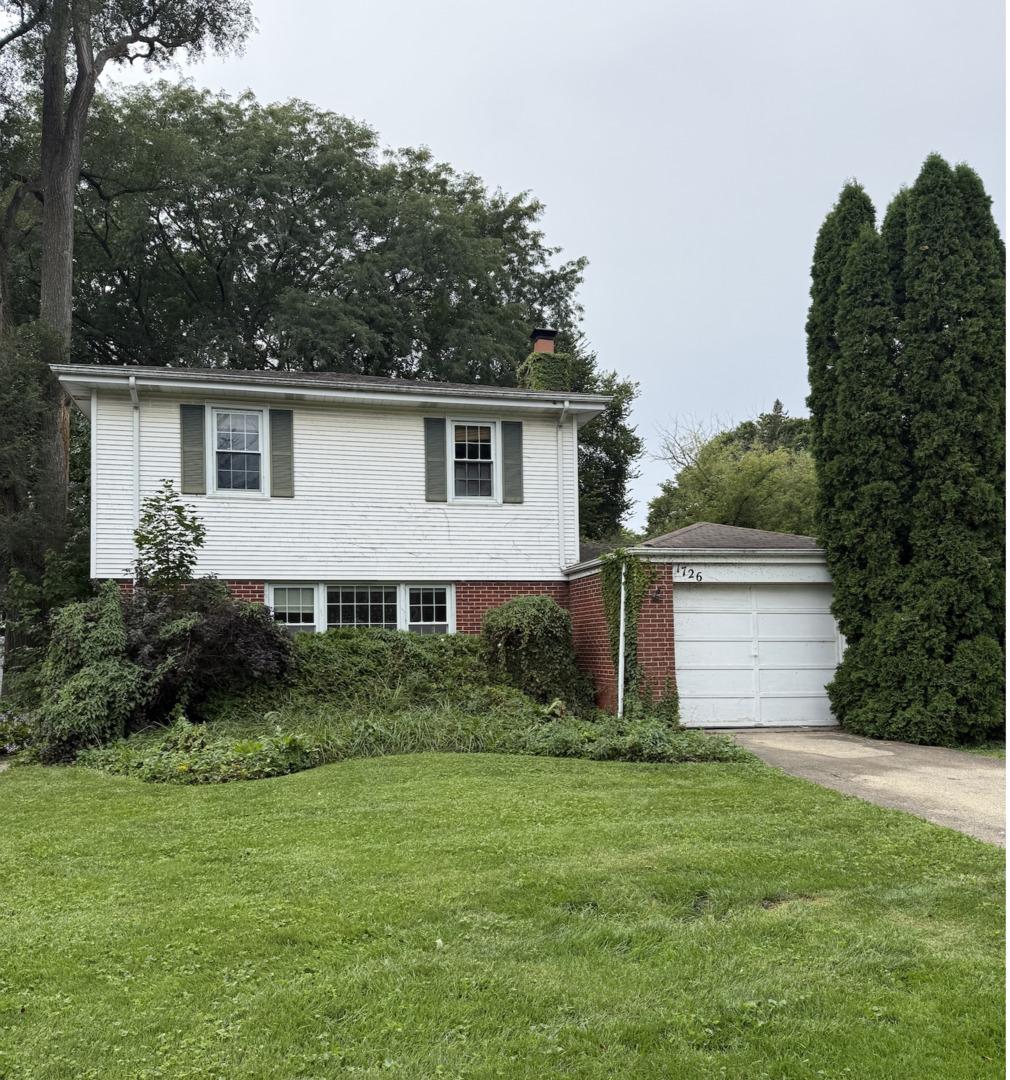 1726 Elmwood Ave., Highland Park, IL 60035