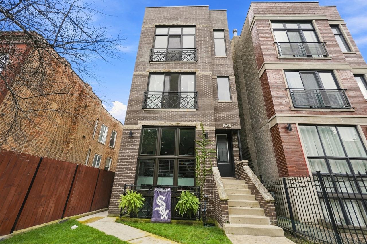 2521 W Flournoy St., Chicago, IL 60612